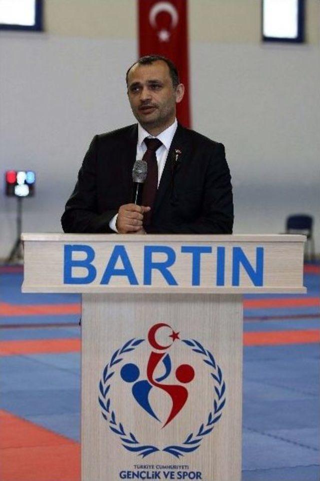 T&uuml;rkiye Kul&uuml;plerarası Karate Şampiyonası Başladı 3