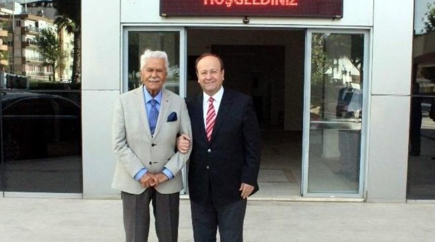 İsmet Sezgin&rsquo;den Başkan &Ouml;zakcan&rsquo;a Nezaket Ziyareti