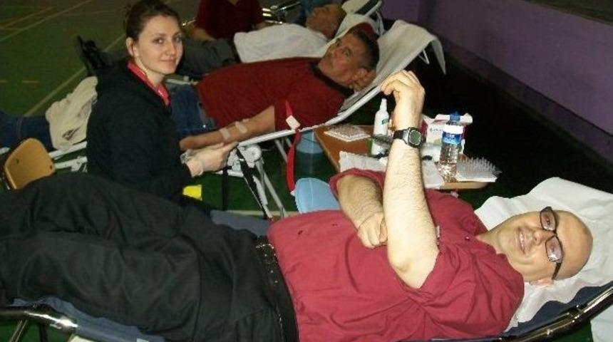 Eskişehir Cumhuriyet Anadolu Lisesi&rsquo;nden Soma'da Şehit Olanlar Adına Kan Bağışı Kampanyası