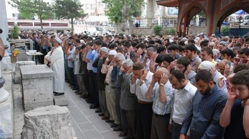 Soma&rsquo;da &Ouml;len Madenciler İ&ccedil;in Gıyabi Cenaze Namazı