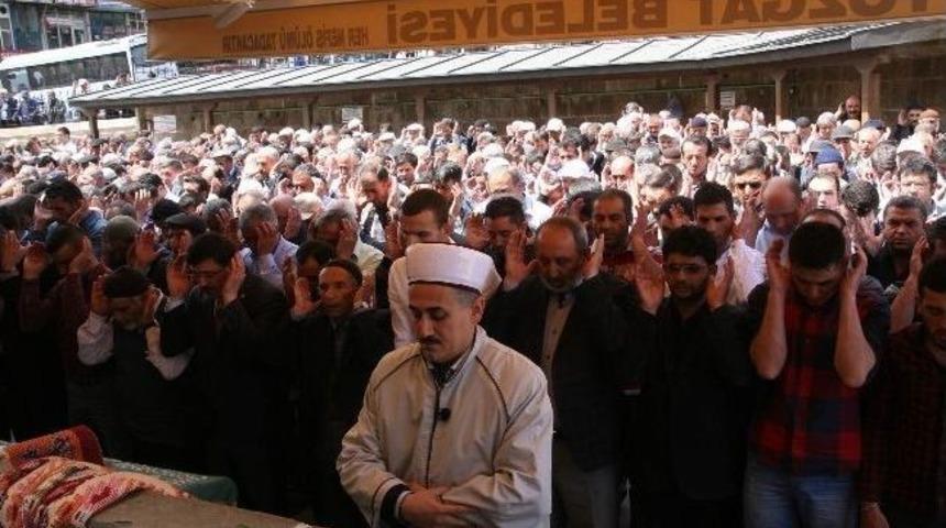 Soma&rsquo;da Hayatı Kaybeden Maden İş&ccedil;ileri İ&ccedil;in Yozgat&rsquo;ta Gıyabi Cenaze Namazı Kılındı