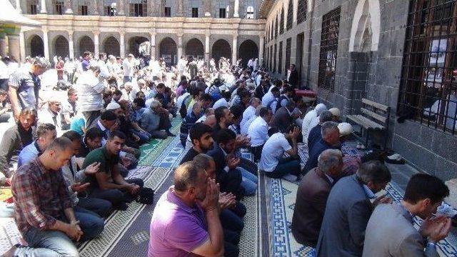 Soma’da Ölenler İçin Gıyabi Cenaze Namazı