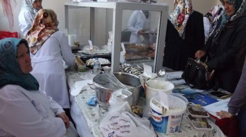 &Ouml;ğrenciler Yararına Kermes A&ccedil;ıldı