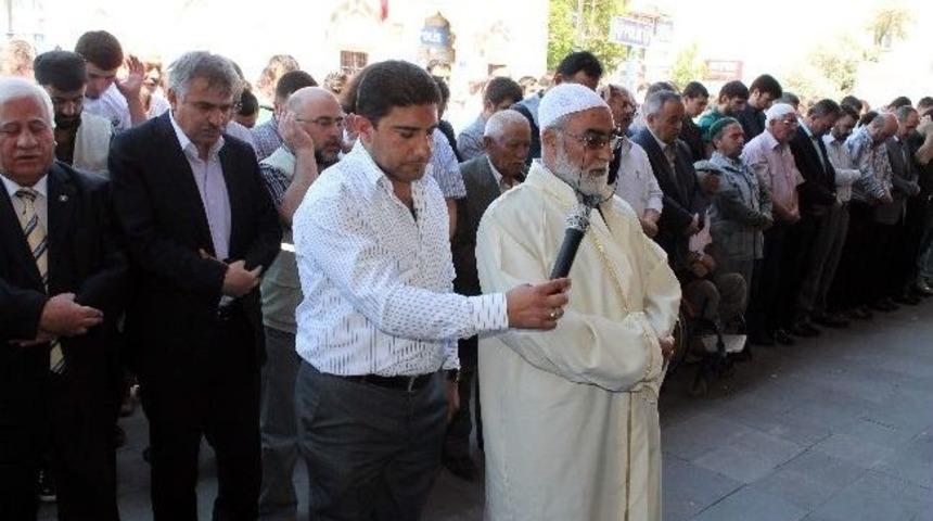 Soma Şehitleri İ&ccedil;in Gıyabi Cenaze Namazı