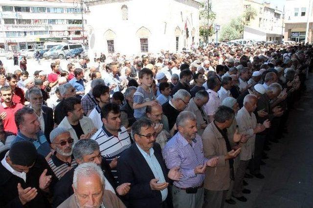 Soma Şehitleri İçin Gıyabi Cenaze Namazı