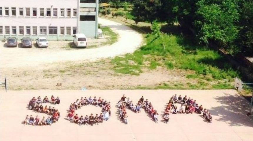 &Ouml;ğrenciler Bedenleri İle Soma Yazdı