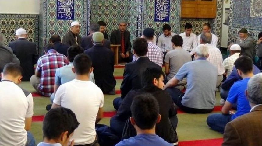 Sivas’ta Cuma Namazı Sonrası Gıyabi Cenaze Namazı Kılındı