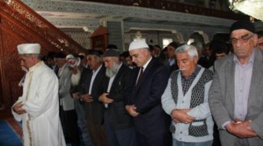 Bing&ouml;l&rsquo;de, Soma&rsquo;da &Ouml;len İş&ccedil;iler İ&ccedil;in Gıyabi Cenaze Namazı Kılındı