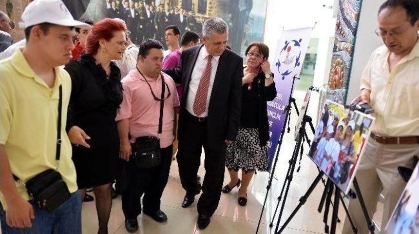 &Ouml;zel Sporculardan Muratpaşa&rsquo;da Sergi