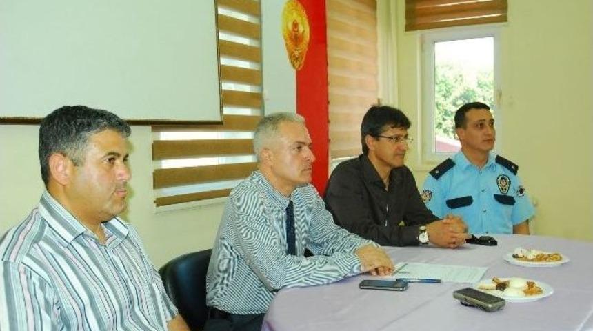 İl&ccedil;e Emniyet M&uuml;d&uuml;r&uuml; Taşkıran Muhtarlarla Bir Araya Geldi