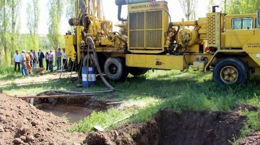 Kuraklık Nedeniyle Suyu Yetersiz Kalan K&ouml;ylere Yeni Kaynaklar Aranıyor