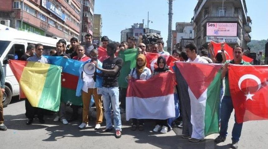 Yabancı Uyruklu &Ouml;ğrenciler Madenciler İ&ccedil;in Dua Etti