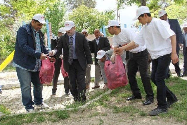 Tuşba Belediyesi'nden Temizlik Kampanyası