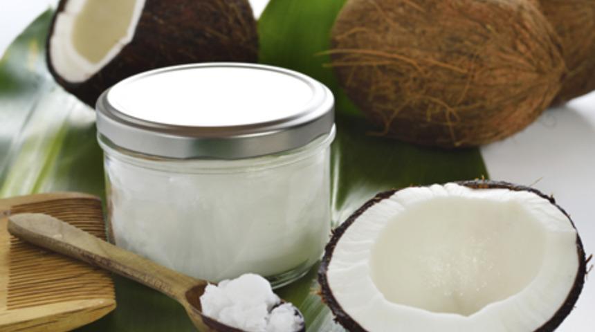 Hindistan cevizi yağı maskesiyle ışıldayan bir cilde kavuşun!