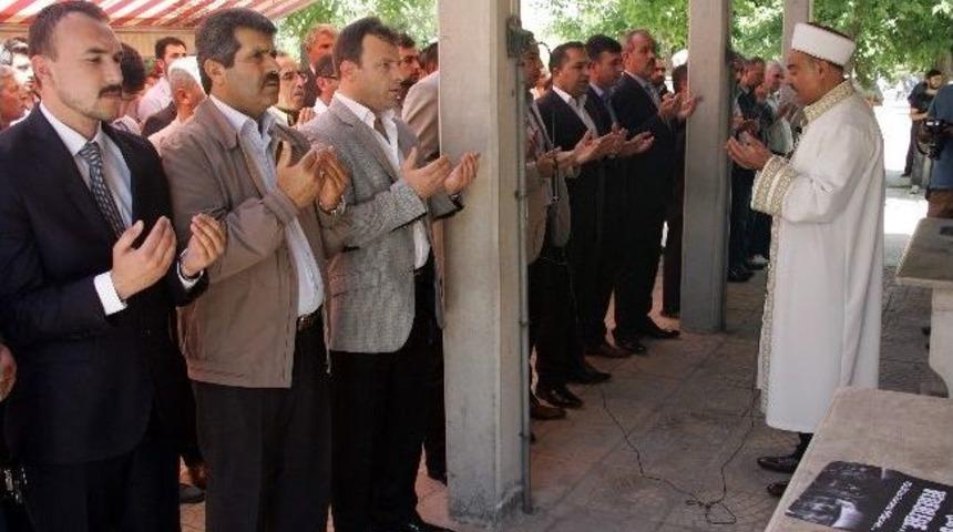 Gaziantep&rsquo;te Soma&rsquo;da Hayatını Kaybeden İş&ccedil;iler İ&ccedil;in Gıyabi Cenaze Namazı Kılındı