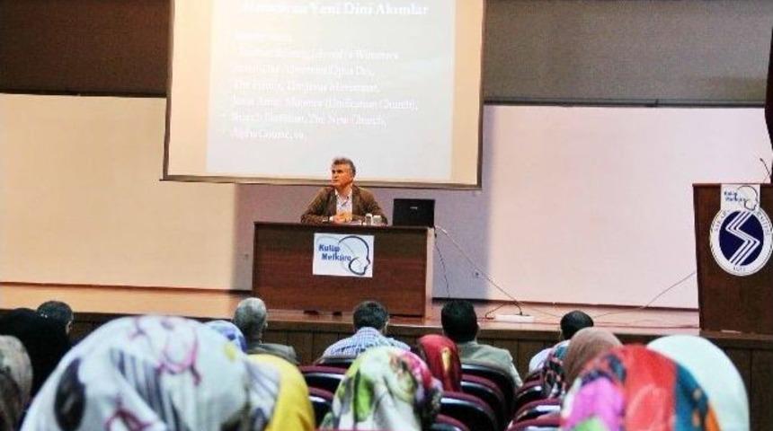 Modern D&uuml;nya'da Yeni Dini Akımlar İsimli Konferans Ger&ccedil;ekleşti