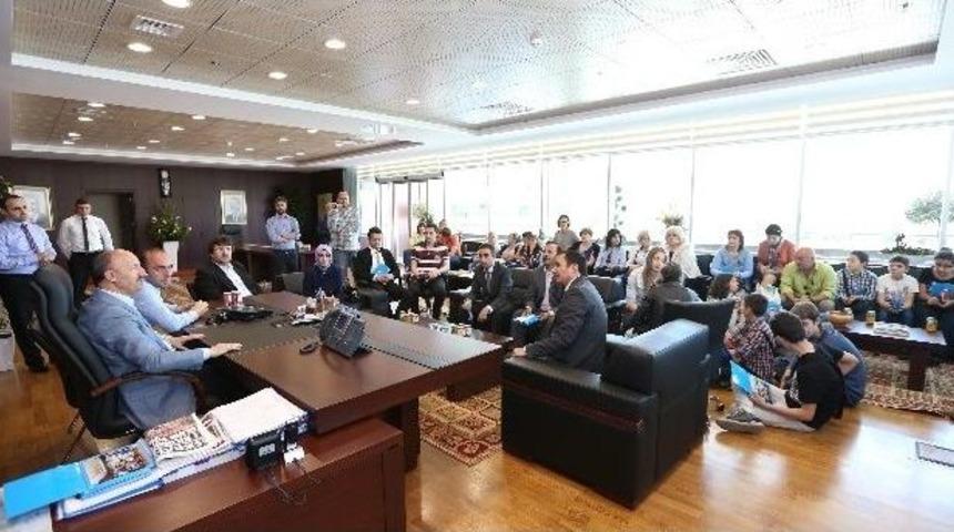 D&uuml;nya &Ccedil;ocukları Sultangazi'de