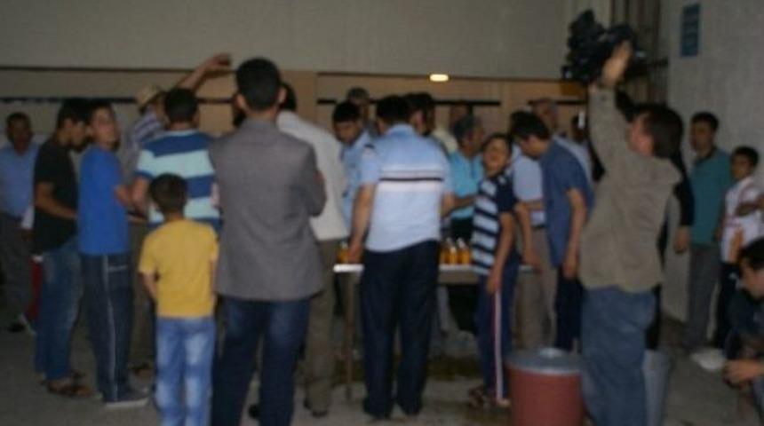 Soma İ&ccedil;in Mevlit Okundu, Şeker, Şerbet Dağıtıldı