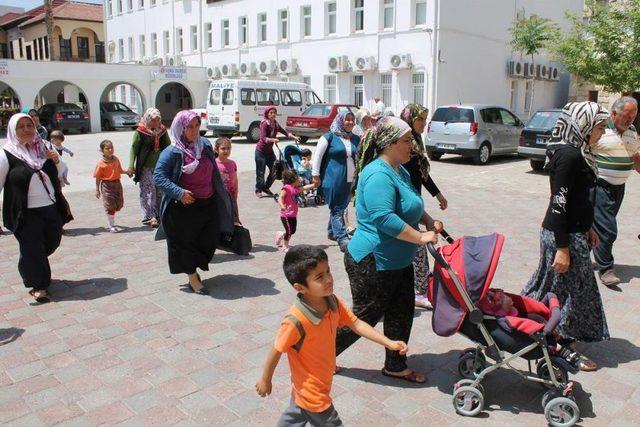 Silifke'de Öğrenci Ve Veliler Eylem Yaptı