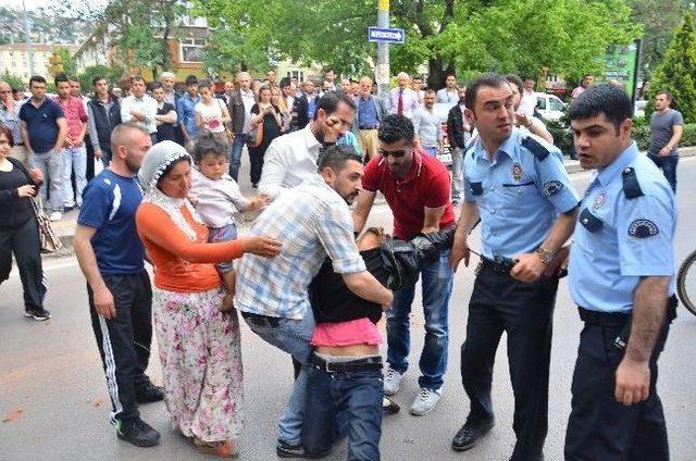 Borcu Yüzünden Binanın Çatısına Çıktı