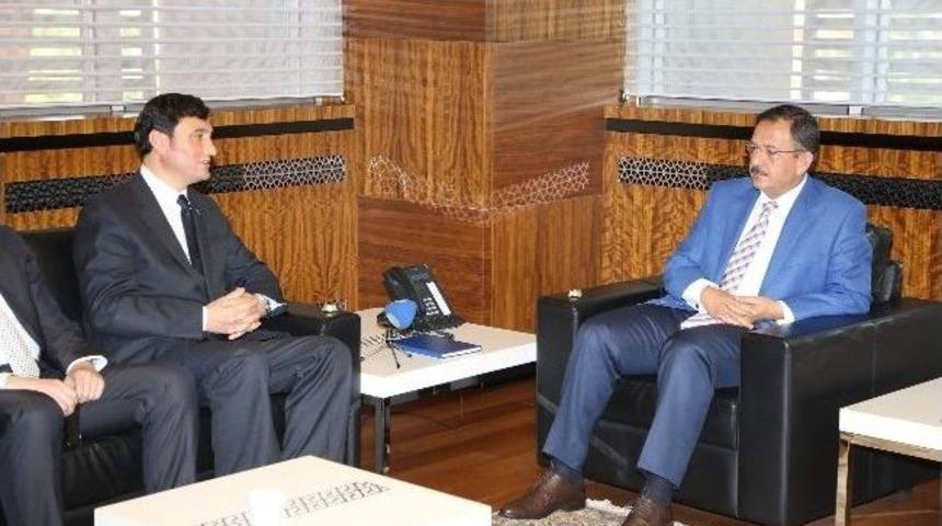 B&uuml;y&uuml;kşehir Belediye Başkanı Mehmet &Ouml;zhaseki: