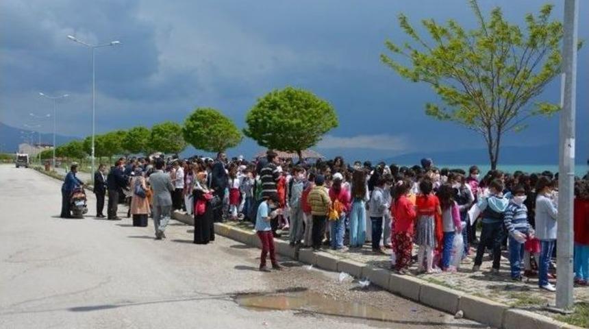 Erciş Atat&uuml;rk İlk Ve Ortaokulu &Ouml;ğrencilerinden Temizlik Kampanyası