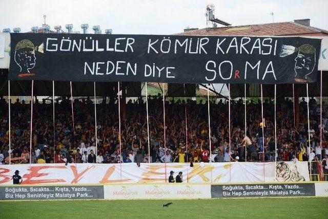 Yeni Malatyasporlu Futbolcular Sahaya Baretle Çıktı