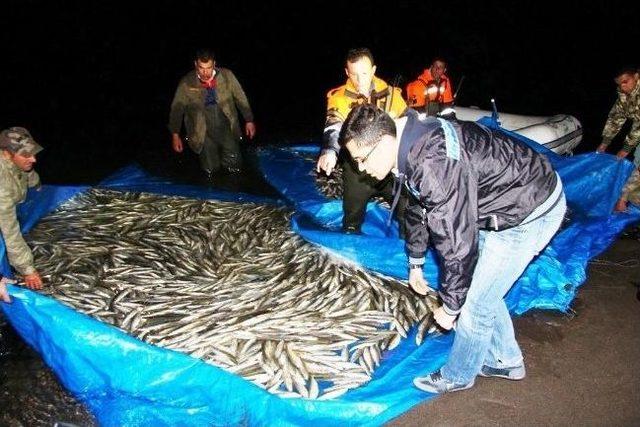 Erciş’te Jandarmadan Kaçak Balık Avcılarına Gece Operasyonu