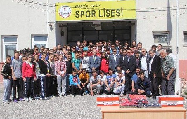 Spor Lisesi Öğrencilerinden Anlamlı Bağış