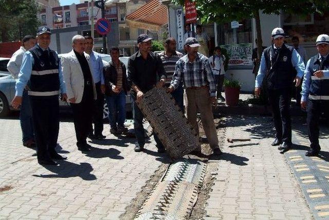 Siverek’te Yola Döşenen Kapanlar Kaldırıldı