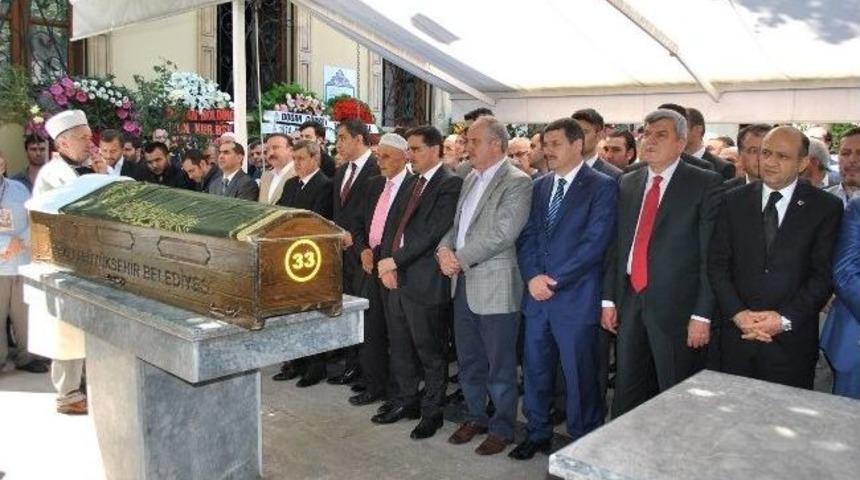 Eski Kırkpınar Ağası Adem T&uuml;ys&uuml;z Toprağa Verildi