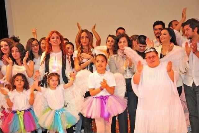 Ege &Uuml;niversitesi nde Engelsiz Coşku 2