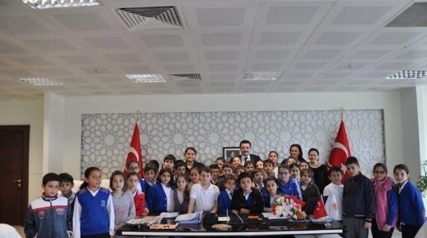 Başkan Gen&ccedil;'ten &Ouml;ğrencilere Yerel Y&ouml;netimler Dersi