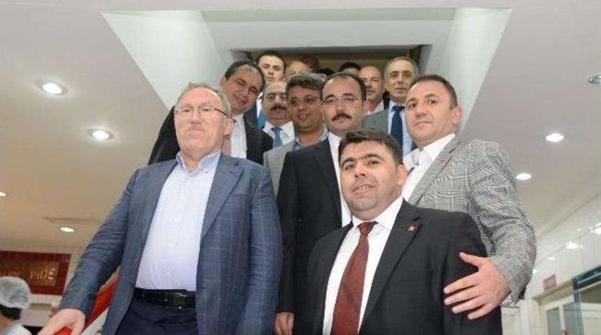 Uşak İ&ccedil;in Tecr&uuml;beler Yol Haritası Olacak