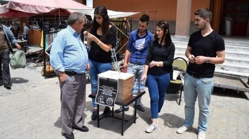 &Uuml;niversite &Ouml;ğrencilerinden Şehit Madencilerin Ailesine Destek