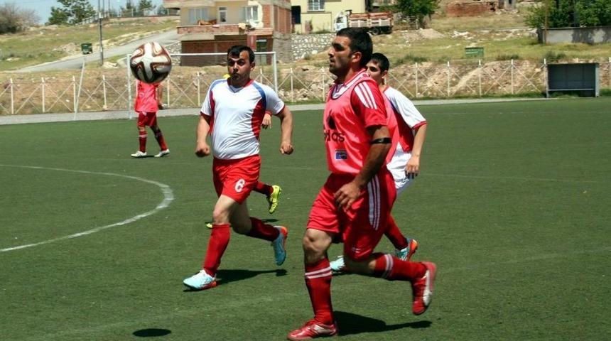 Futbol: &Ouml;zel Sporcular Ligi