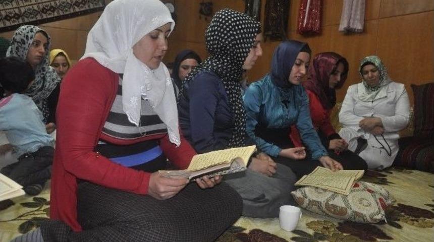 Şırnaklı Kadınlar Soma İ&ccedil;in Bin Yasin Okudu