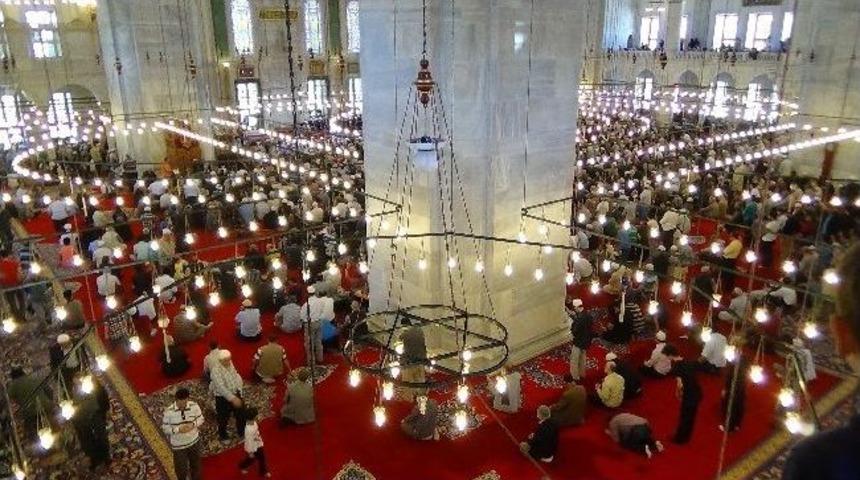 Soma'da &Ouml;len Madenciler İ&ccedil;in Fatih Camii&rsquo;nde Mevlit Okutuldu