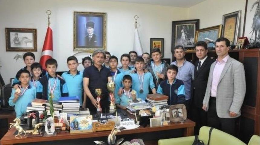 G&uuml;reş&ccedil;ilerden Kaymakam Genel&rsquo;e Ziyaret