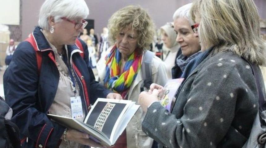 Ko-mek Sergisine Yurtdışından İlgi