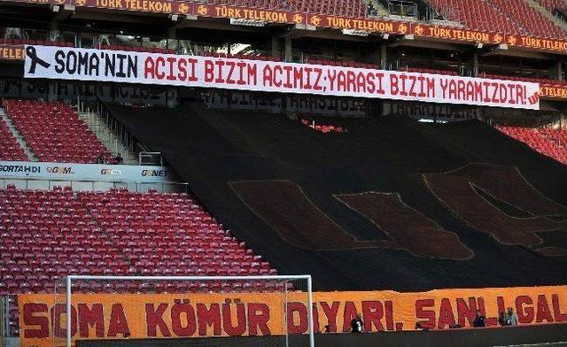 Galatasaray Taraftarından Soma'ya Destek