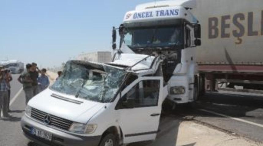 Nusaybin'de Trafik Kazası: 1 &Ouml;l&uuml;, 2 Yaralı