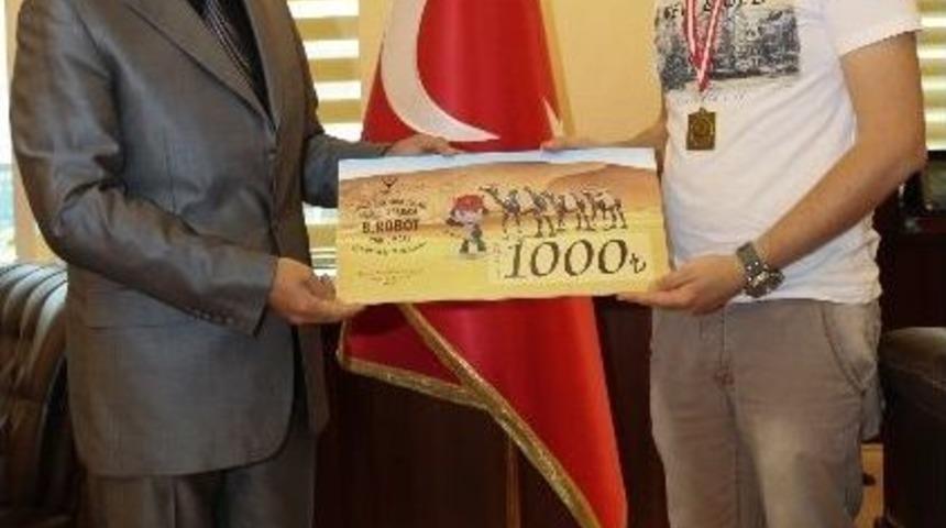 &Uuml;niversite &Ouml;ğrencileri Yarışma &Ouml;d&uuml;l&uuml;n&uuml; Soma'ya Bağışladılar