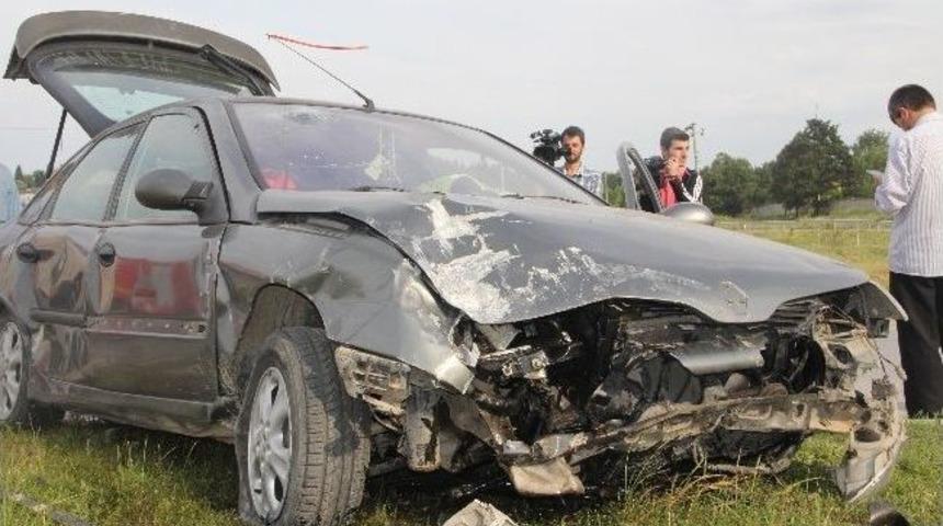 Sakarya'da Trafik Kazası: 2 Yaralı