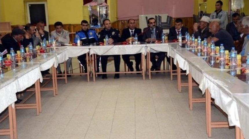 Ulalar Beldesi&rsquo;nde Huzur Toplantısı D&uuml;zenlendi