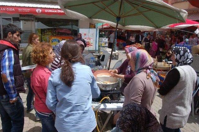 Halk Pazarında Kermes