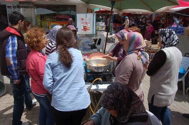 Halk Pazarında Kermes