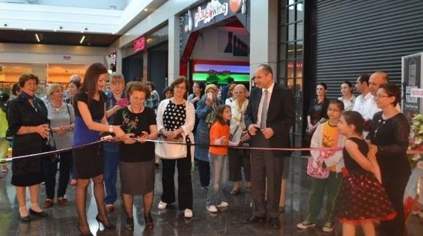 Piazza'da Resim Sergisi
