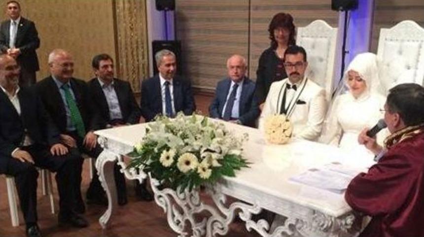 Ak Partili Vekil Aksak'ın Kızının Nikahını Melih G&ouml;k&ccedil;ek Kıydı
