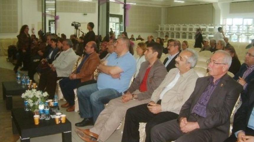 Burhaniye&rsquo;de İletişimin 4 Yolu Konferansı